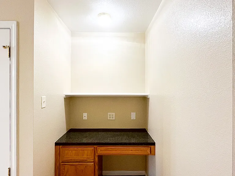 1303 Nicholas Cir #B — Photo 13