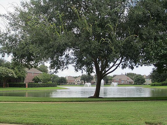 walking distance to lake, to Walker Station Elementary