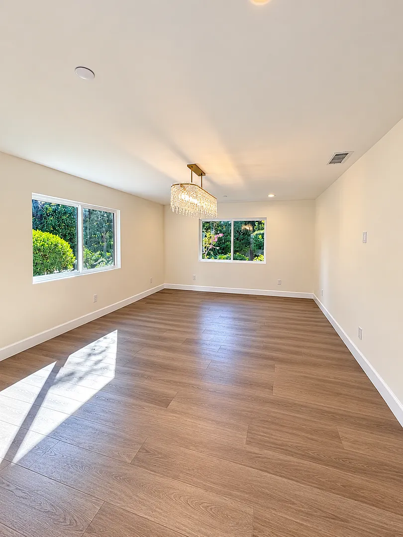 Beautifully Remodeled Gated West Hills Home with Spacious Yard — Photo 4