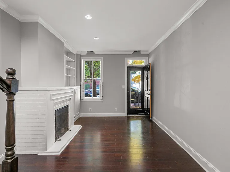 1257 35th St NW — Photo 3