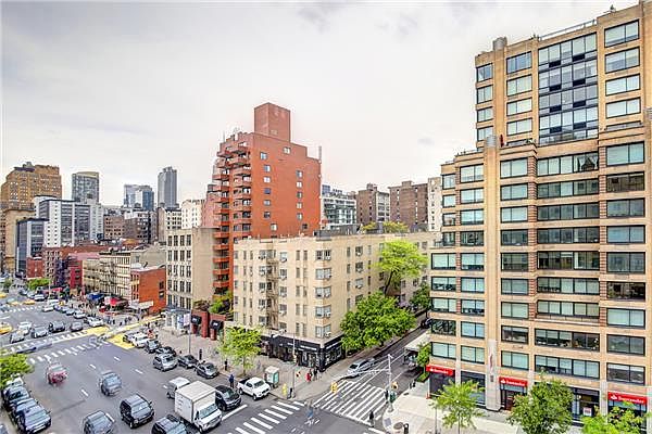 1st image of 200 W 20th St APT 914