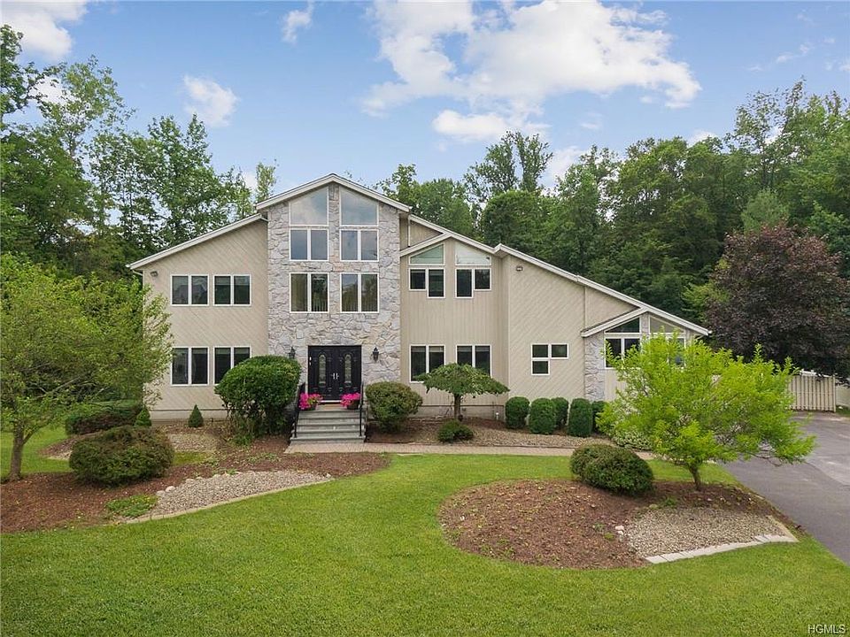 1st image of 57 Cranford Dr