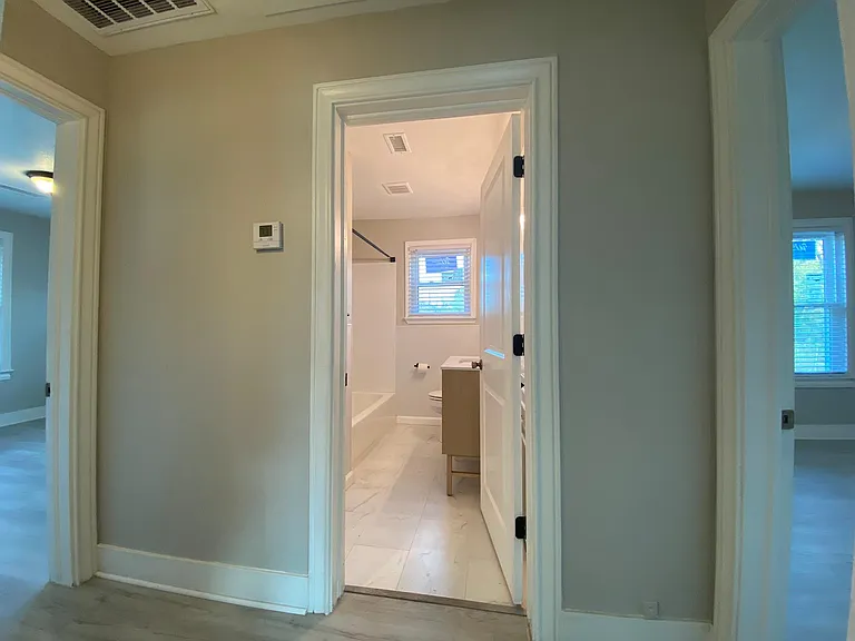 628 King St — Photo 17