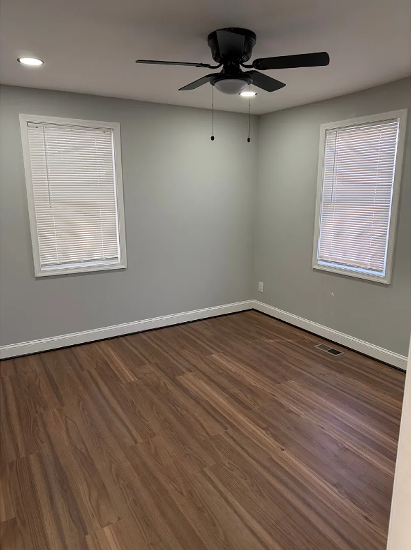 101 N Edgewood St $750 Private Room (Private Bath) — Photo 3