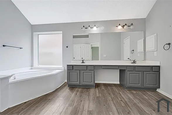 3906 Greenwood Dr — Photo 20