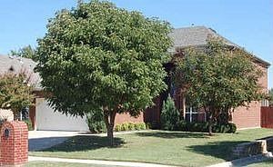 Home for Sale in Euless, Texas $245,000