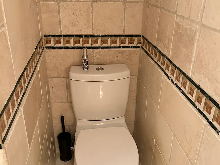 Bathroom#2 - toilet, private for bedroom#2