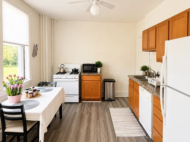 301 S Winebiddle St — Photo 12