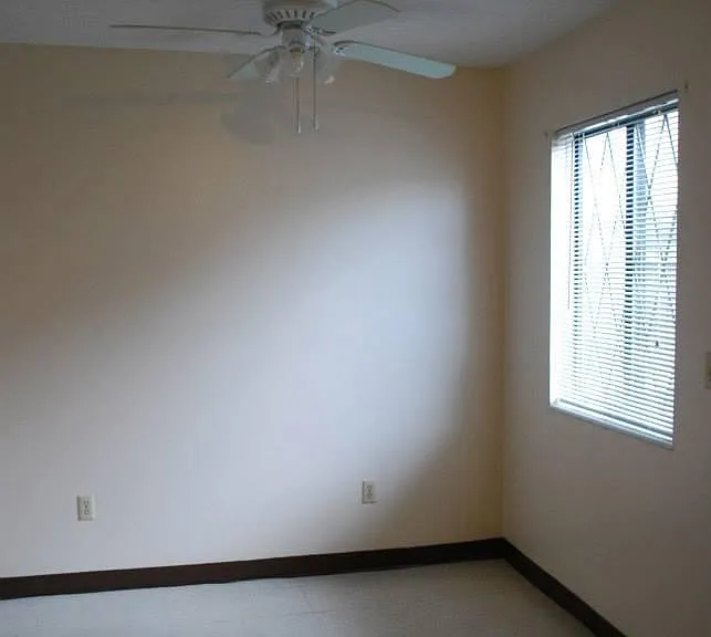 5491-5513 Kenneylane Blvd — Photo 10