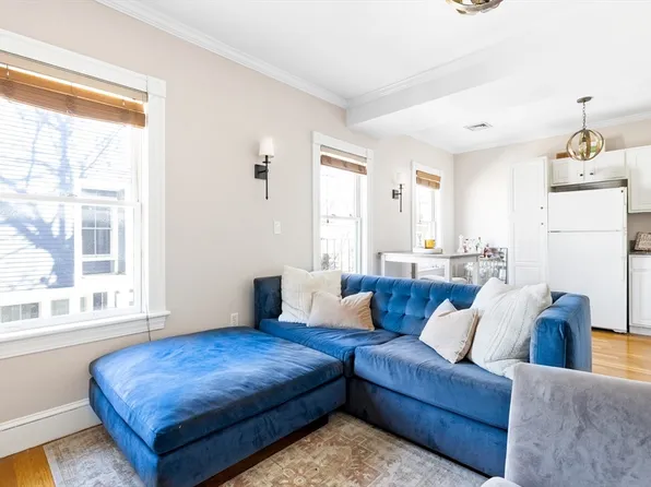 296 W 3rd St #2, South Boston, MA 02127