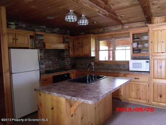 3rd image of 182 Wagon Wheel Ln