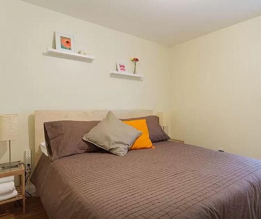 2nd image of 4 Chester St #1