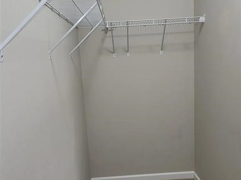 556 Bondgard Ave E — Photo 16