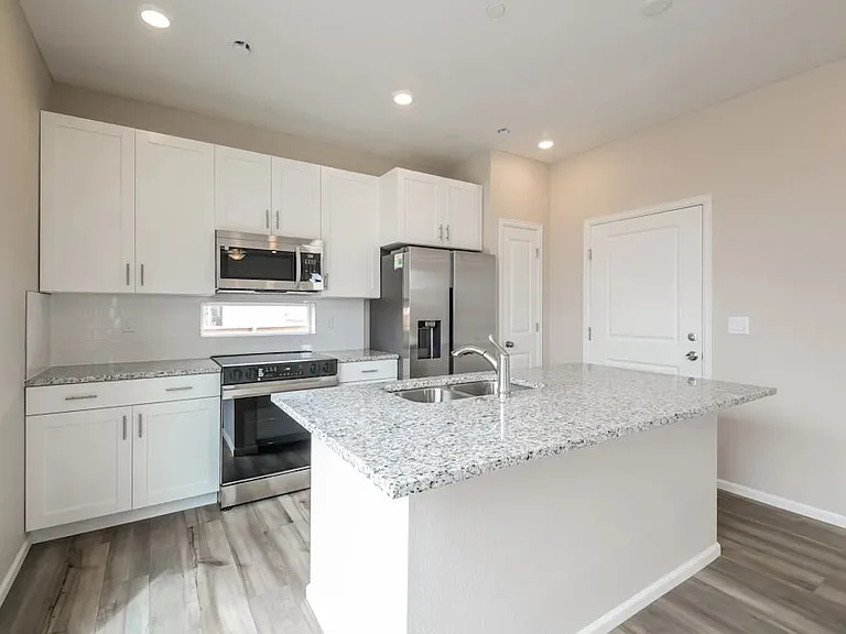 10167 Scranton Ct — Photo 3