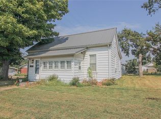 349 W Polk Ave, Charleston, IL 61920