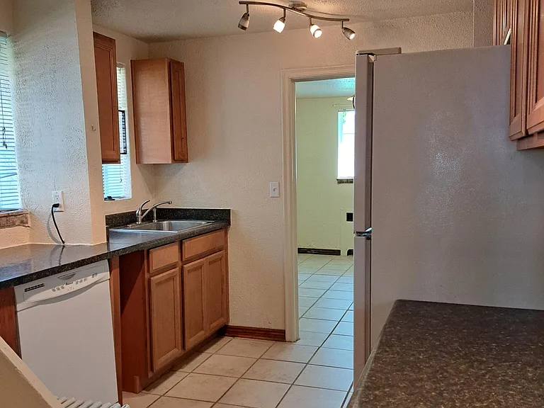287 S Lafayette St — Photo 8