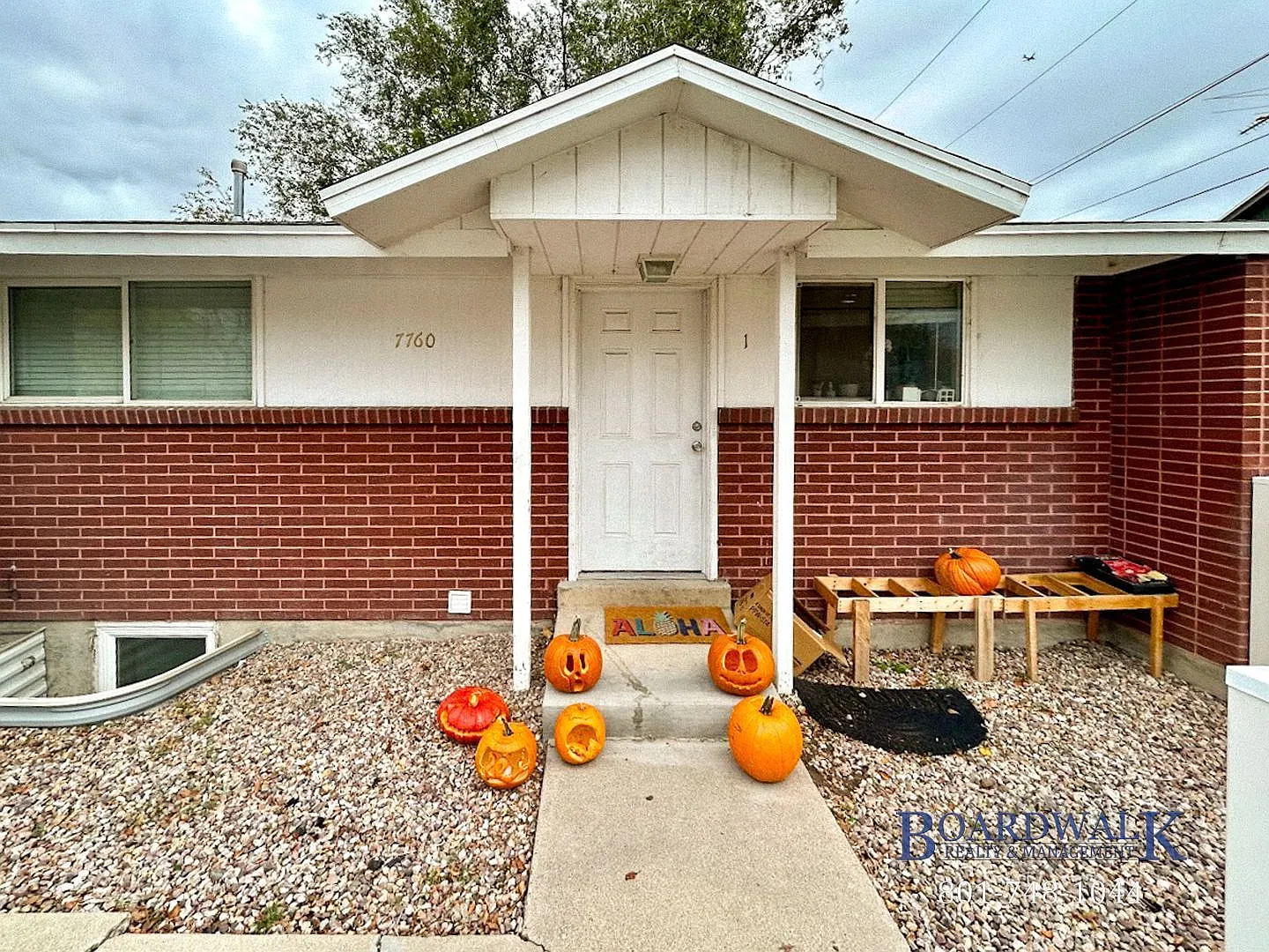 3 bed, 2.0 bath, 1222 sqft, $1,700 — Photo 1