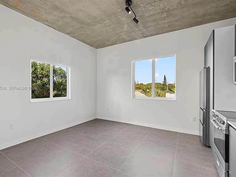 315 NW 32nd St #305 — Photo 13