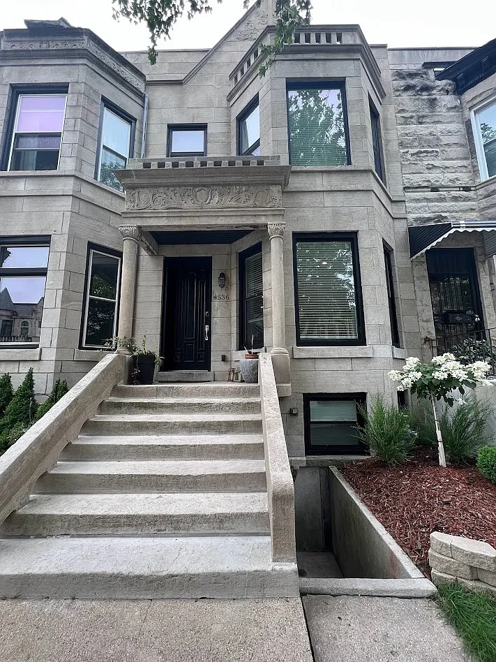 4536 S Vincennes Ave — Photo 1