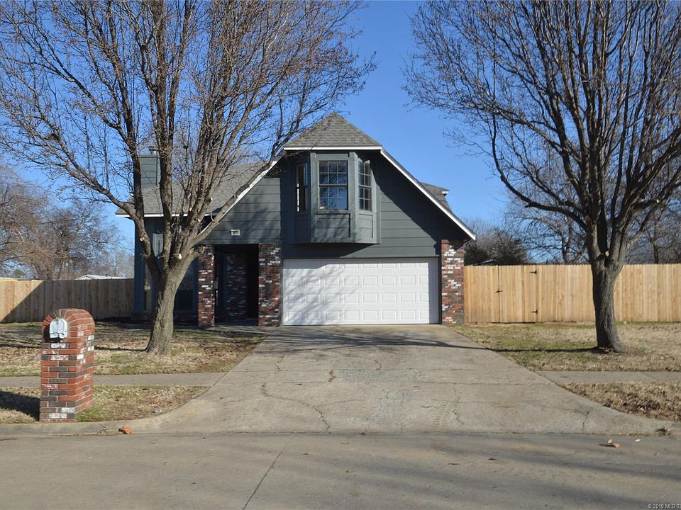 1st image of 1621 N 26th Pl