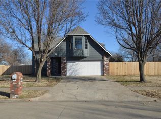 1621 N 26th Pl, Broken Arrow, OK 74014