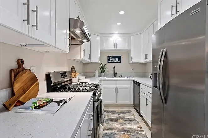 497 El Molino Ave #204 — Photo 8