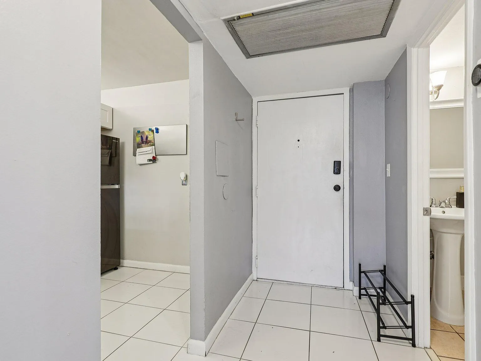 1 bed, 1.5 bath, 680 sqft, $1,700 — Photo 4