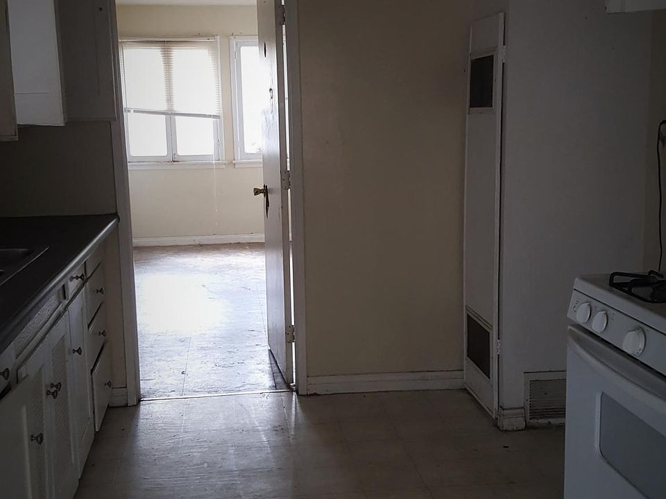 2nd image of 2301 Lake St APT B