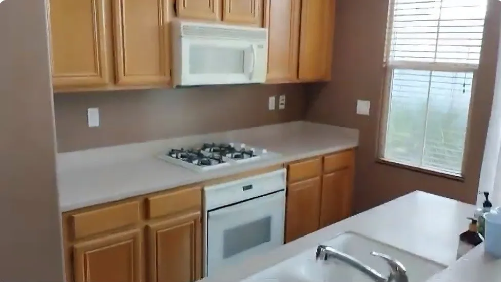 3 bed, 2.5 bath, 1460 sqft, $4,599 — Photo 2