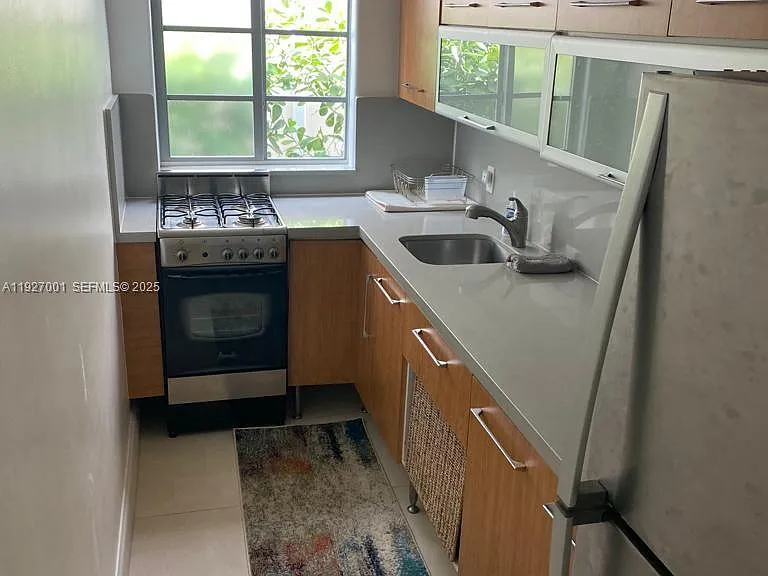 526 15th St #2 — Photo 5