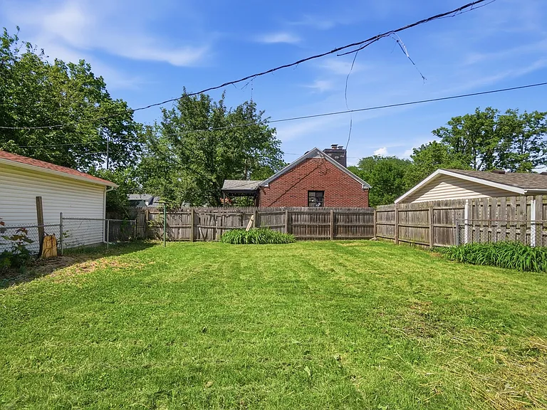 2306 Eastbrook Dr — Photo 23
