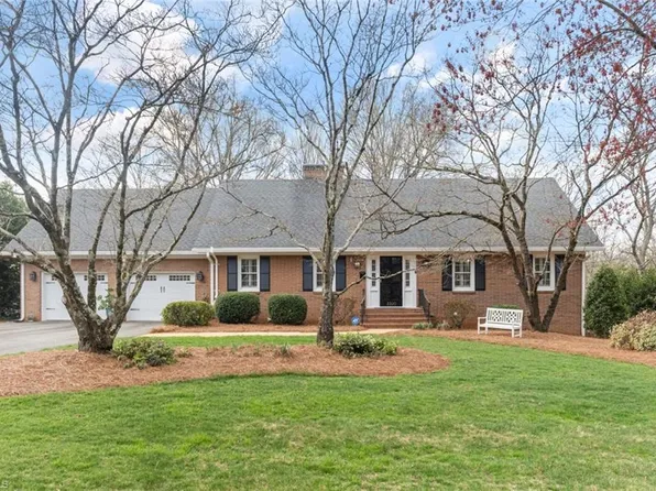 3320 Pennington Ln, Winston Salem, NC 27106