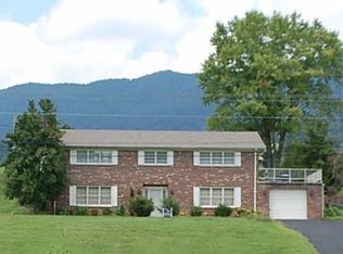 267 Grandview Dr, Ewing, VA 24248