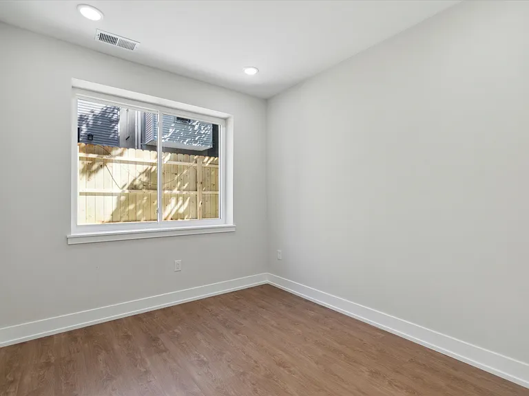 723 N 35th St #103 — Photo 5