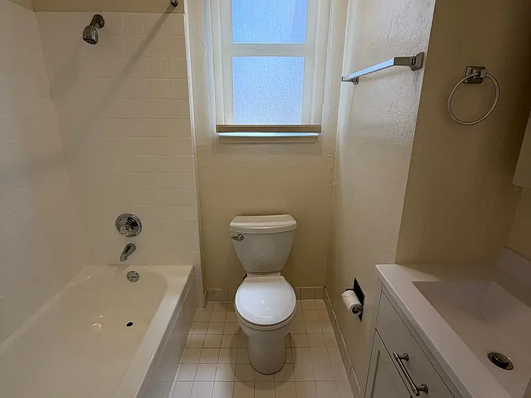 524 Guerrero Street (524r) — Photo 10