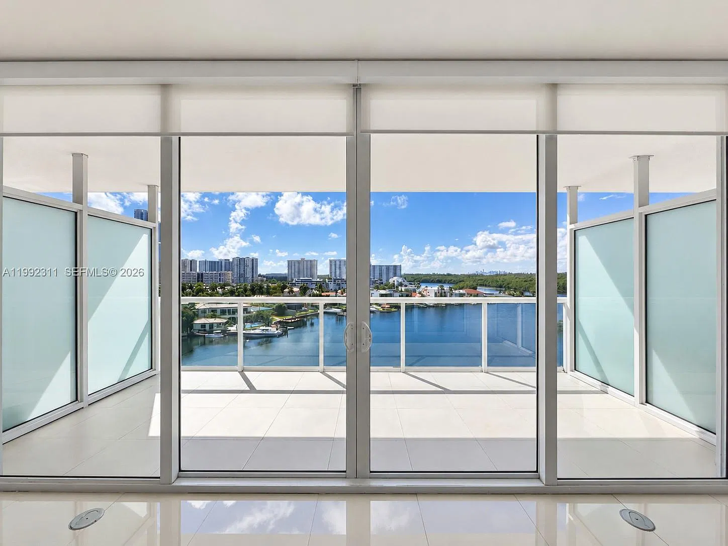 400 Sunny Isles Condo Eas — Photo 1