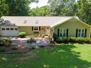206 Island View Rd, Mount Holly, NC 28120