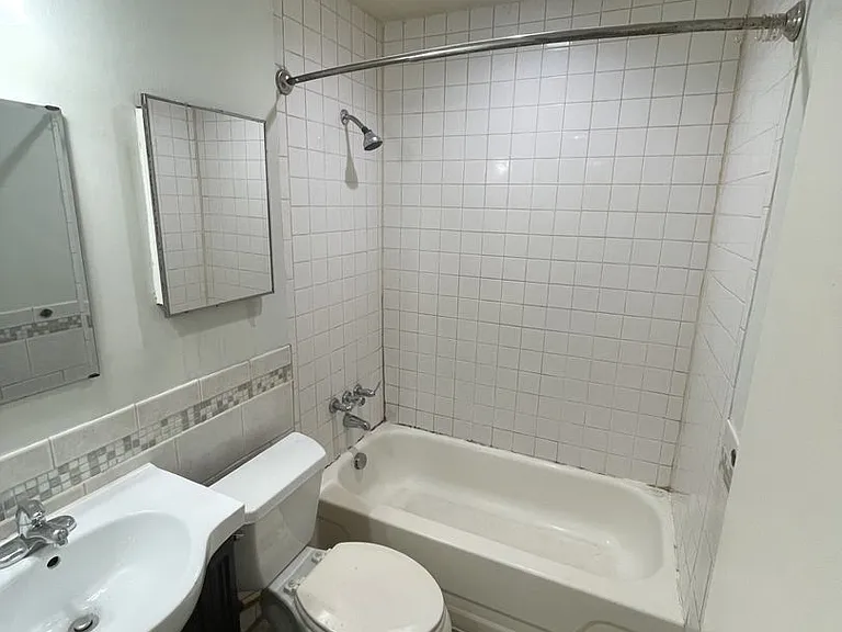7124C Longstreet Dr — Photo 8