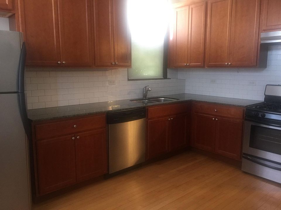 1st image of 859 W Wellington Ave #1