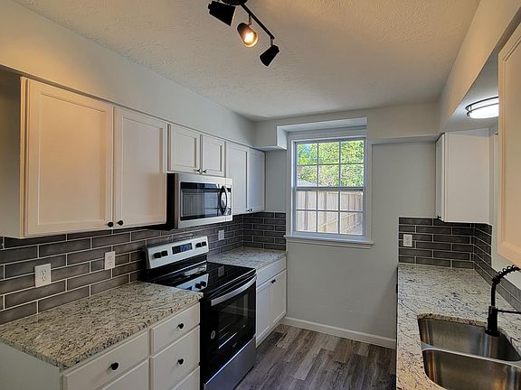 4th image of 12300 Wellington Park Dr
