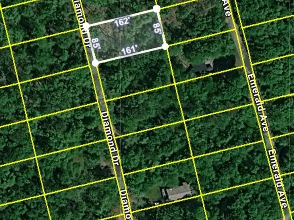 28 Diamond Ct, Gouldsboro, PA 18424