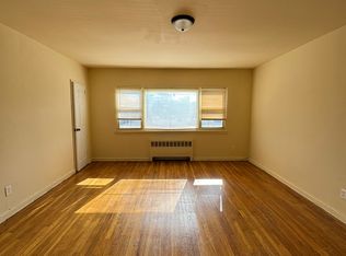 162 Stegman St FLOOR 2, Jersey City, NJ 07305