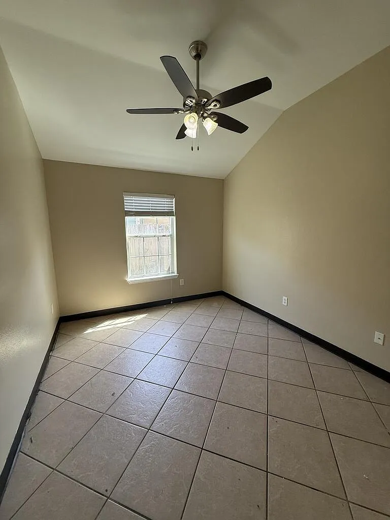 2 bed, 2.0 bath, 1070 sqft, $1,500 — Photo 3