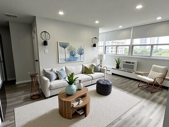 3rd image of 15 Walmer Rd #502