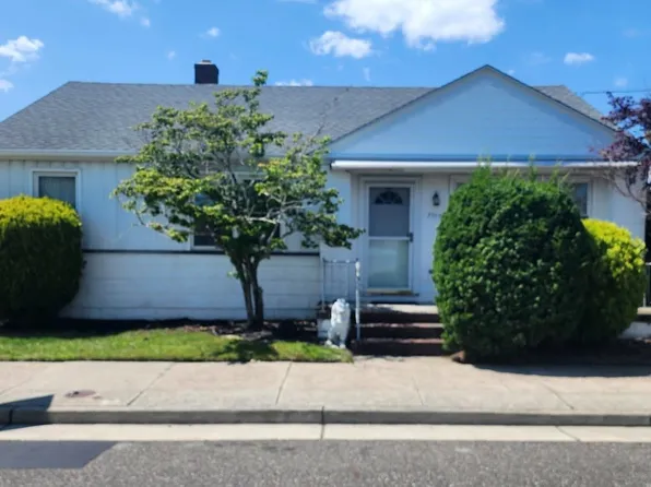 7705 Oak Grove Ave, Margate, NJ 08402