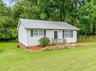 11 Royal St, Thomasville, NC 27360