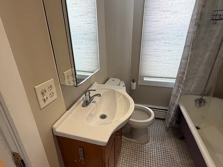 73 Carrington Ave #2 — Photo 11