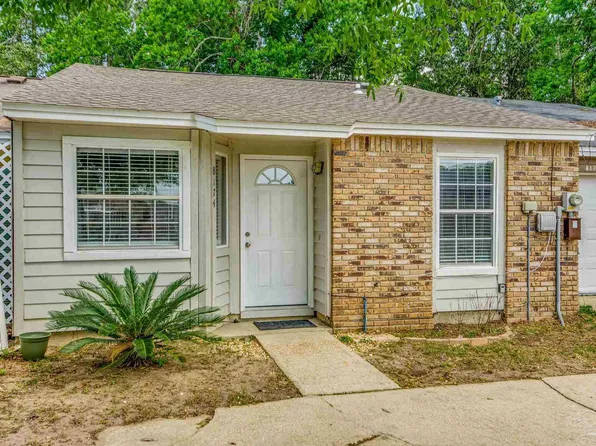 8174 Kause Rd, Pensacola, FL 32506