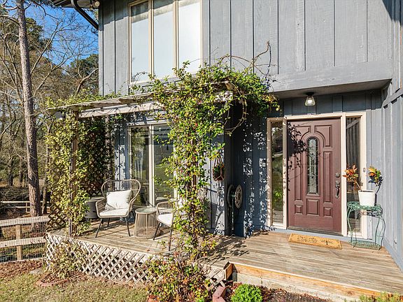 2nd image of 606 Ridge Way