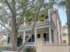 128 Wentworth St